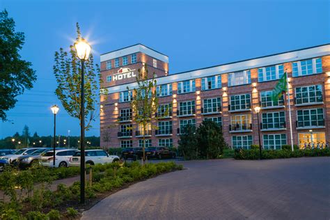 Beste gast, bedankt dat je de tijd hebt genomen om jouw feedback te geven. LED-verlichting voor buitenterrein van Van der Valk hotel ...