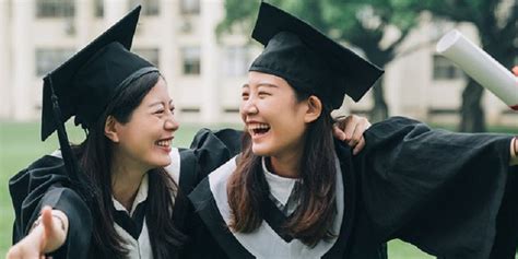 Whether you're researching or ready to apply, discover student loans can walk you through the process. 5 Kesalahan Fresh Graduate Saat Pertama Kali Kerja ...