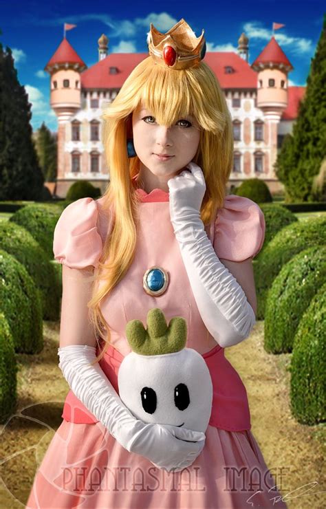Princess Peach Super Mario Mario Cosplay Comic Con