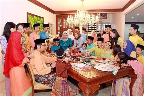 And its our first time playing as an acoustic band, aha! How To Plan A Fantastic Raya Open House - Kaodim