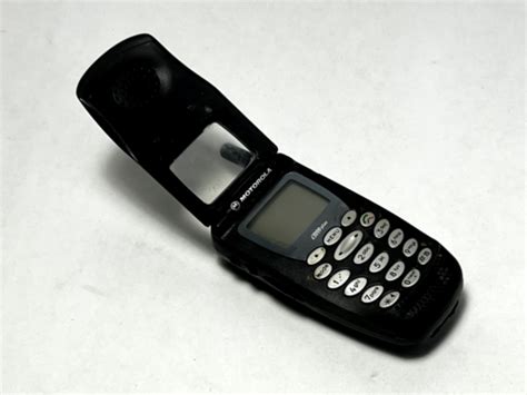 Motorola Nextel I1000 Plus H26uah6rr7an Black Cellular Flip Phone