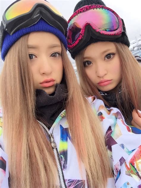 Definition of ちょうど, meaning of ちょうど in japanese: ぜいたく 髪型 ロング ストレート 前髪なし ...