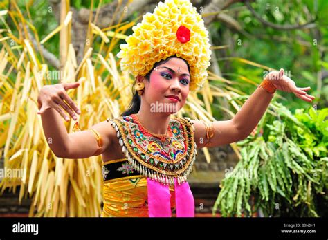 Danseuse Barong Danse Barong Batubulan île De Bali Indonésie