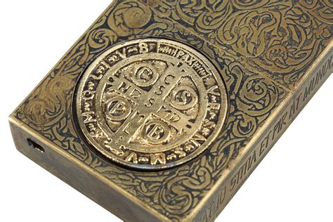 CONSTANTINE (2005) - John Constantine's (Keanu Reeves) Lighter