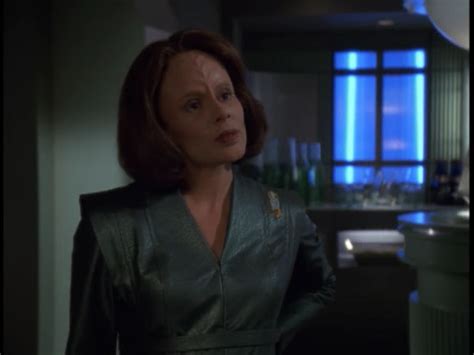 Star Trek Voyager 7 X 15 Workforce Roxann Dawson