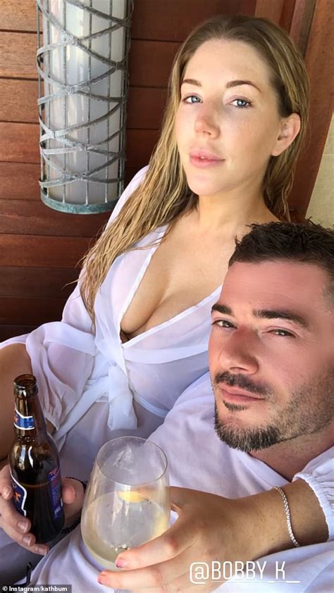 Katherine Ryan Shows Off Her Figure In Series Of Sexy Snaps On Maldives Break Daily Mail Online