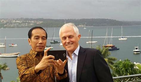 gaya asyik jokowi selfie pm australia turnbull berita terkini