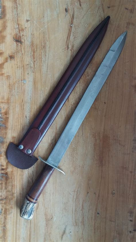 (weaponry) dagger (a stabbing weapon). Adaga Gaúcha Aço Forjado Tandil 30cm Cabo Cervo Faca ...