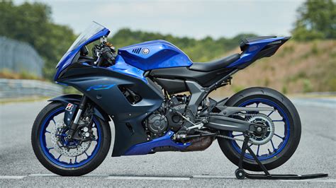 Pret Link First Ride The 2022 Yamaha Yzf R7 Is Designed For The