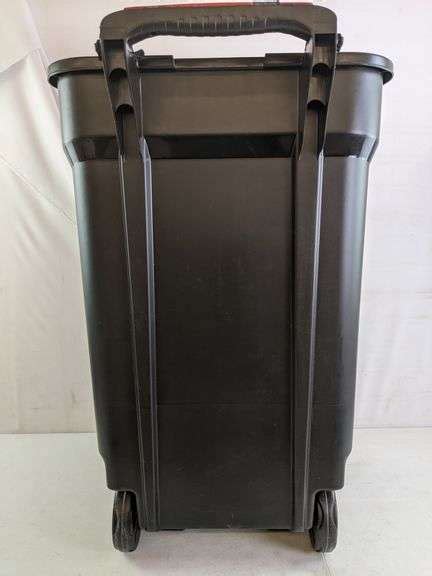 Rubbermaid Roughneck 45 Gal Black Wheeled Trash Can With Lid Dutch Goat