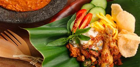 Indonesian Food Top 10 Must Eat Local Dishes In Indonesia I Am Aileen