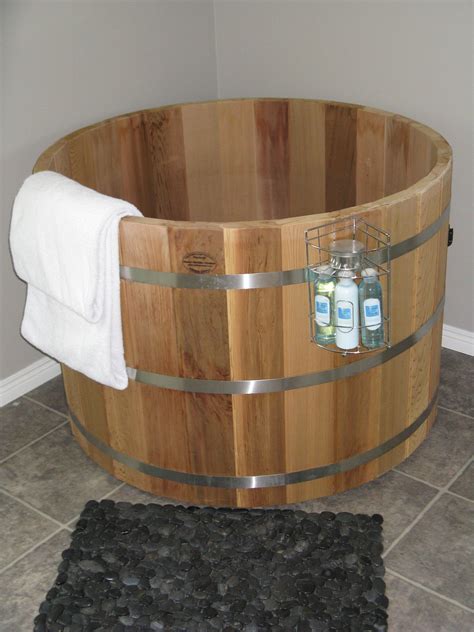 Diy Soaking Tub Outdoor Its Made Out Of Recycled Lumber Approx