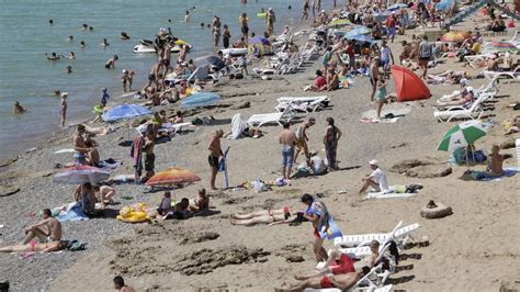Crimeans Told To Stop Stealing Sand From Beaches Bbc News