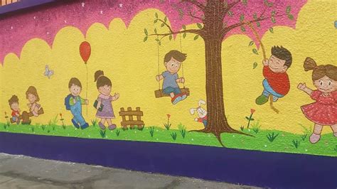 Mural Infantil Pintado A Mano Con Dibujos De Bebes Jugando