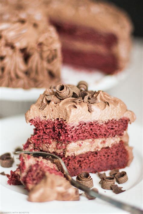 Red velvet cake and valentine's day just seem to go together, don't you agree? Desserts With Benefits Healthy Vegan Red Velvet Cake with Chocolate Mousse Frosting (all natural ...