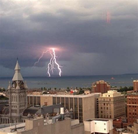 Incredible Lightning Strike On Lake Erie As A Storm Rolls Into Buffalo