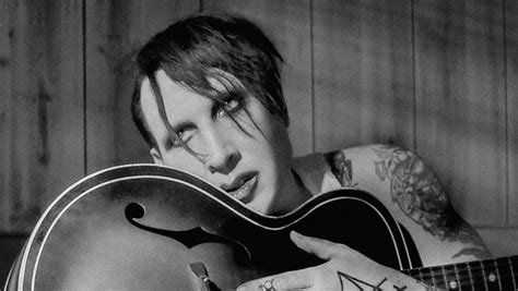 Песня marilyn manson в саундтреке к dark nights: Marilyn Manson Has Unveiled His Haunting Cover Of The ...