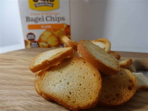 Although i'm not gluten free, i do have friends and family that follow a gluten free diet for one reason or another. REVIEW: Udi's Gluten Free Bagel Chips - Gluten Free Croutons!