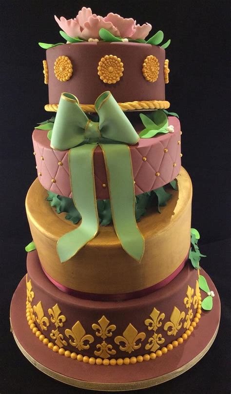 Topsy Turvy Wedding Cake Cake By Fondant Fantasies Of Cakesdecor
