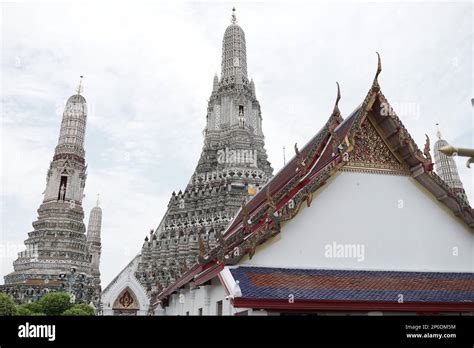 Wat Arun Pagoda Stock Photo Alamy