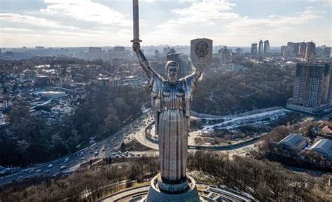 Declaran El Toque De Queda En La Capital De Ucrania Por La Guerra Con Rusia