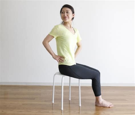 腰が痛い時に座ったまま簡単にできる9つのストレッチ 整骨院の専門家が教える健康に関するブログ整骨院の専門家が教える健康に関するブログ