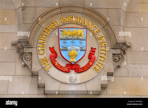 the-chartered-insurance-institute-coat-of-arms-on-the-headquarters