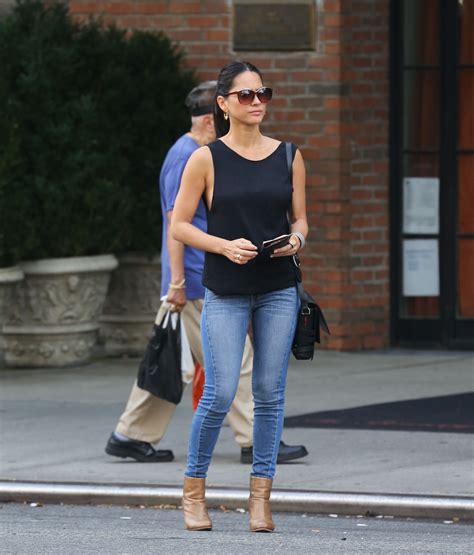 Olivia Munn Hot In Jeans And Tank Top 03 Gotceleb