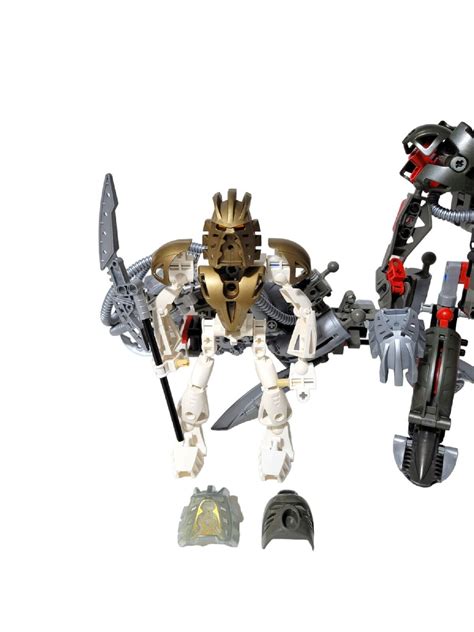 Lego Bionicle Titans 3287 Takutanuva Makuta 8593 And Takanuva 8596