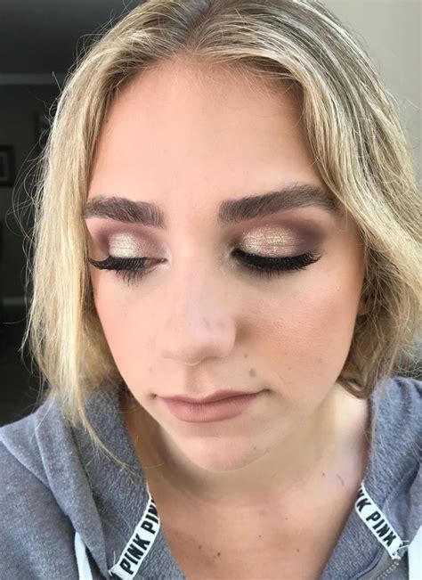 Traditional Makeup Application 55 Full Face Prom Makeup That Will