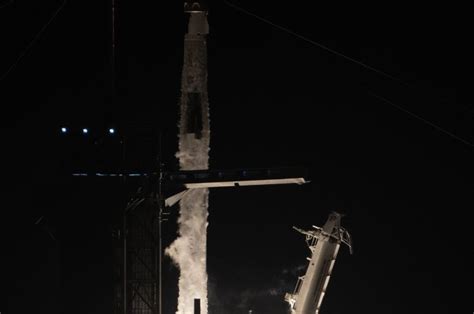 In Photos Nasa S Spacex Crew Launch From Kennedy Space Center All