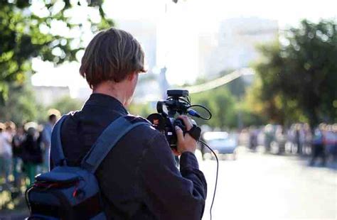 8 Tips On How To Become A Freelance Journalist