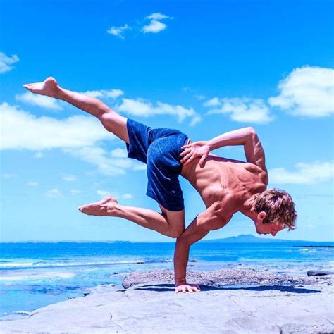 Beach Yoga Yoga Pose Yoga Inspiration Yogi Goals Yoga For Men