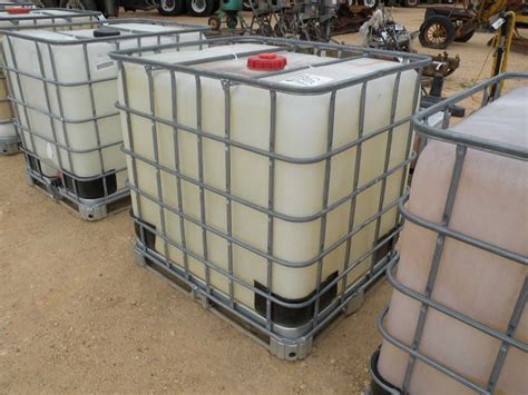 250 Gal Plastic Tank Wmetal Frame