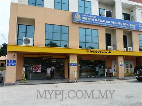 Ever wonder how pejabat pos sort the mountain of mail that passes through them everyday on its way to its recipients? Maybank Kelana Jaya Branch, SS 6, Petaling Jaya | My ...