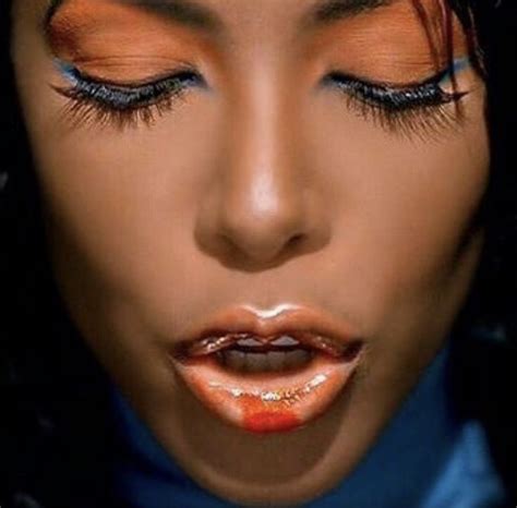 Pin By Sky Magic On Aaliyah Aaliyah Style Aaliyah Makeup Looks