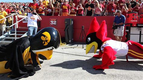 How To Watch Livestream Iowa At Iowa State In The Cy Hawk Game