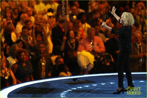 Photo Carole King Sings Youve Got A Friend At Dnc 2016 10 Photo