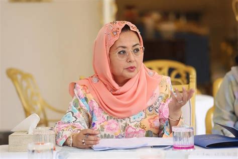 She is a patron of the johor spastic children's association, rotary. 'Just do it', kekang Covid-19, titah Permaisuri Johor ...