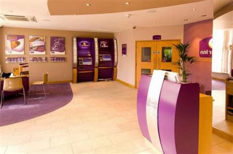 Watford is 21 km away, while the historic longford pump is set close to this cheap hotel. Premier Inn London Kensington Olympia Hotel, London - overview