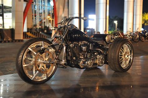 Marudut bicyclestore has two locations we specialise selling road bikes and mountain bikes. Custom Trike : Made In Indonesia | kakimoto