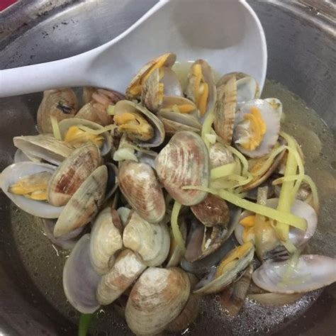 Salted egg crab, siong tong lala, paku pakis. Lala Chong Seafood Restaurant, Petaling Jaya - Restaurant ...