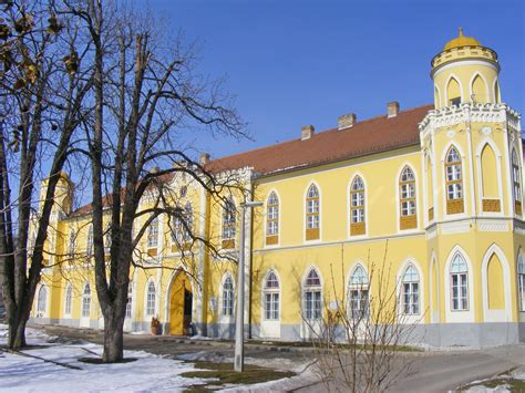 Pécsvárad este un oraș în districtul pécsvárad, județul baranya, ungaria, având o populație de 3.959 de locuitori. Pécsvárad - TOP-3.2.1-15-BA1-2016-00003 - A Pécsváradi ...
