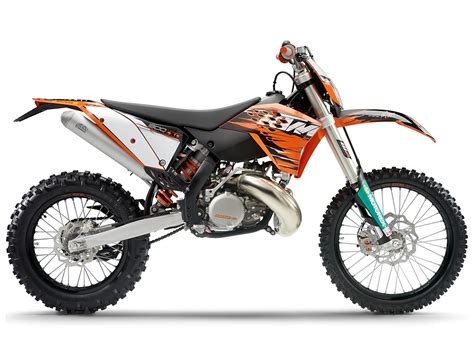 I was looking at a new 250xcw or 300xcw but not sure what to expect since i have not ridden either of them and have no access to them. KTM 300 EXC (2010) - 2ri.de