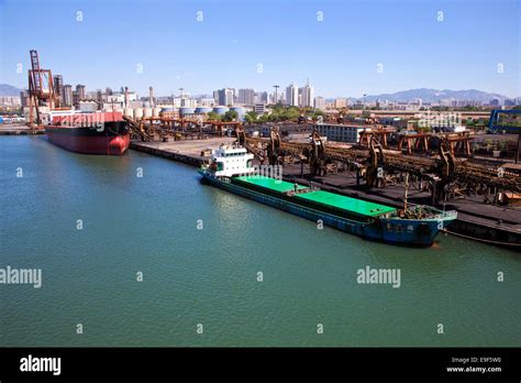 Modern Ports Hi Res Stock Photography And Images Alamy