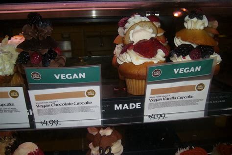 I live in canada with my other half, matt or as he's known on. Whole Foods El Segundo now has vegan cupcakes! | Vegan ...