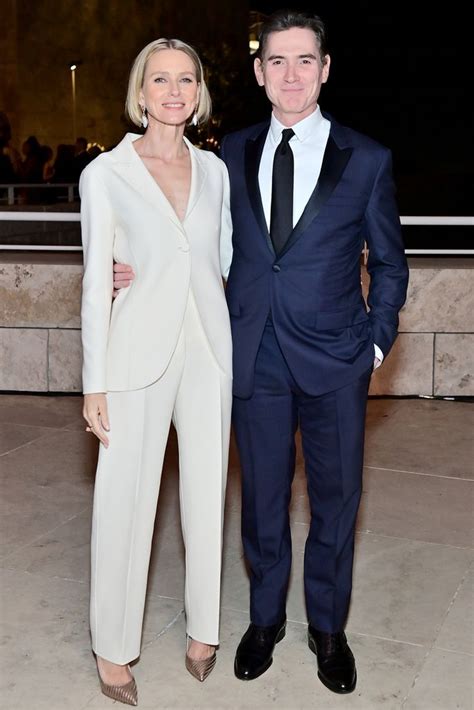 Naomi Watts Weds Billy Crudup In Stunning Sleeveless Oscar De La Renta Gown And See Her