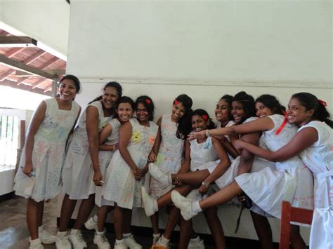 Sri Lankan School Girls 4 Sri Lankan And Desi Indian Girls