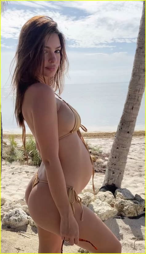 Pregnant Emily Ratajkowski Bares Baby Bump In A Bikini At The Beach