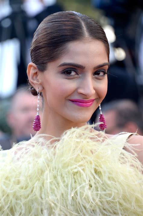 2015 Sonam Kapoors Best Beauty Looks Popsugar Beauty Photo 11